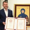 Pokrajina dodelila priznanja: Među dobitnicima i oni koji su nagradili Igora Mirovića za zbirku pesama 17