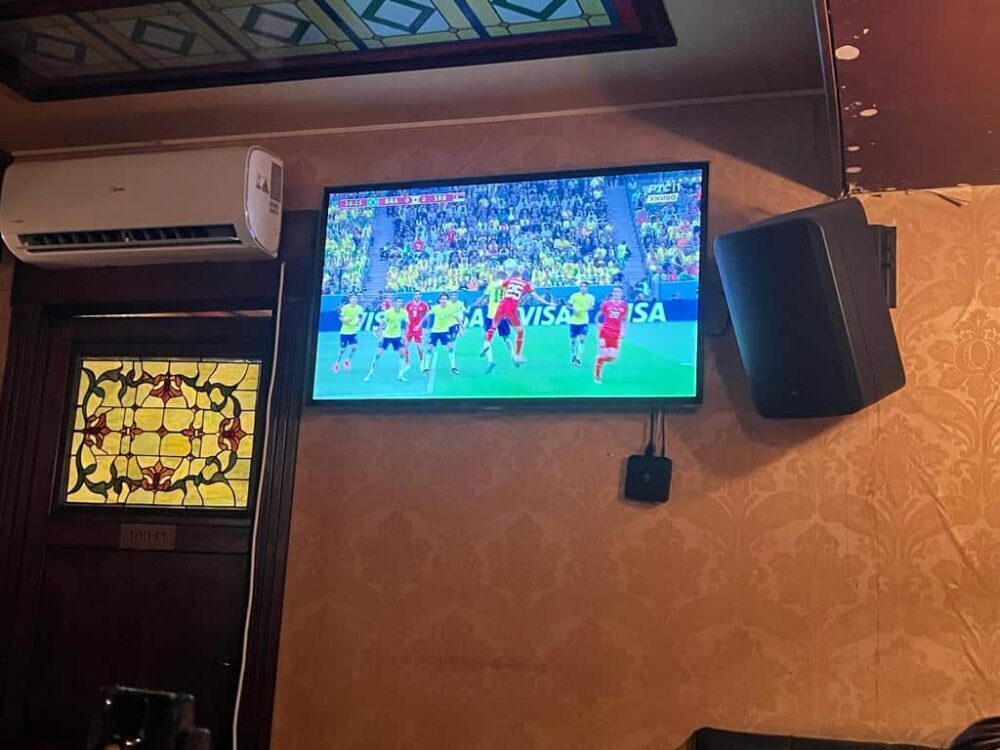 "Staviću naočare da vas ne vidim!": Gledali smo Brazil - Srbija u jednom kafiću i svedočili tužnom "povratku u realnost" 2