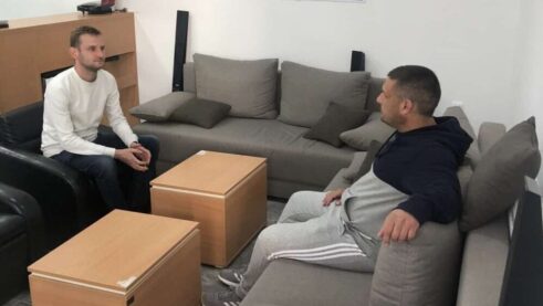 IMG-b75b116f58affe6dd7dcee3cad42d92a-V Da li će hrišćanska organizacija Reto stvarno da pomaže zrenjaninskim zavisnicima od narkotika: Tvrde da im ljude šalju iz "Laze" i "Drajzerove" 4