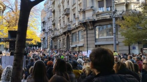 IMG_20221113_122933 "Pažnja, u toku je vazdušna opasnost": Održan protest protiv zagađenja vazduha (FOTO) 8