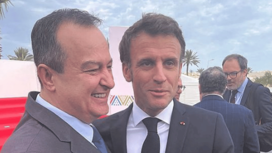 Dačić se sreo s francuskim predsednikom Makronom na margini Samita Frankofonije u Đerbi 1