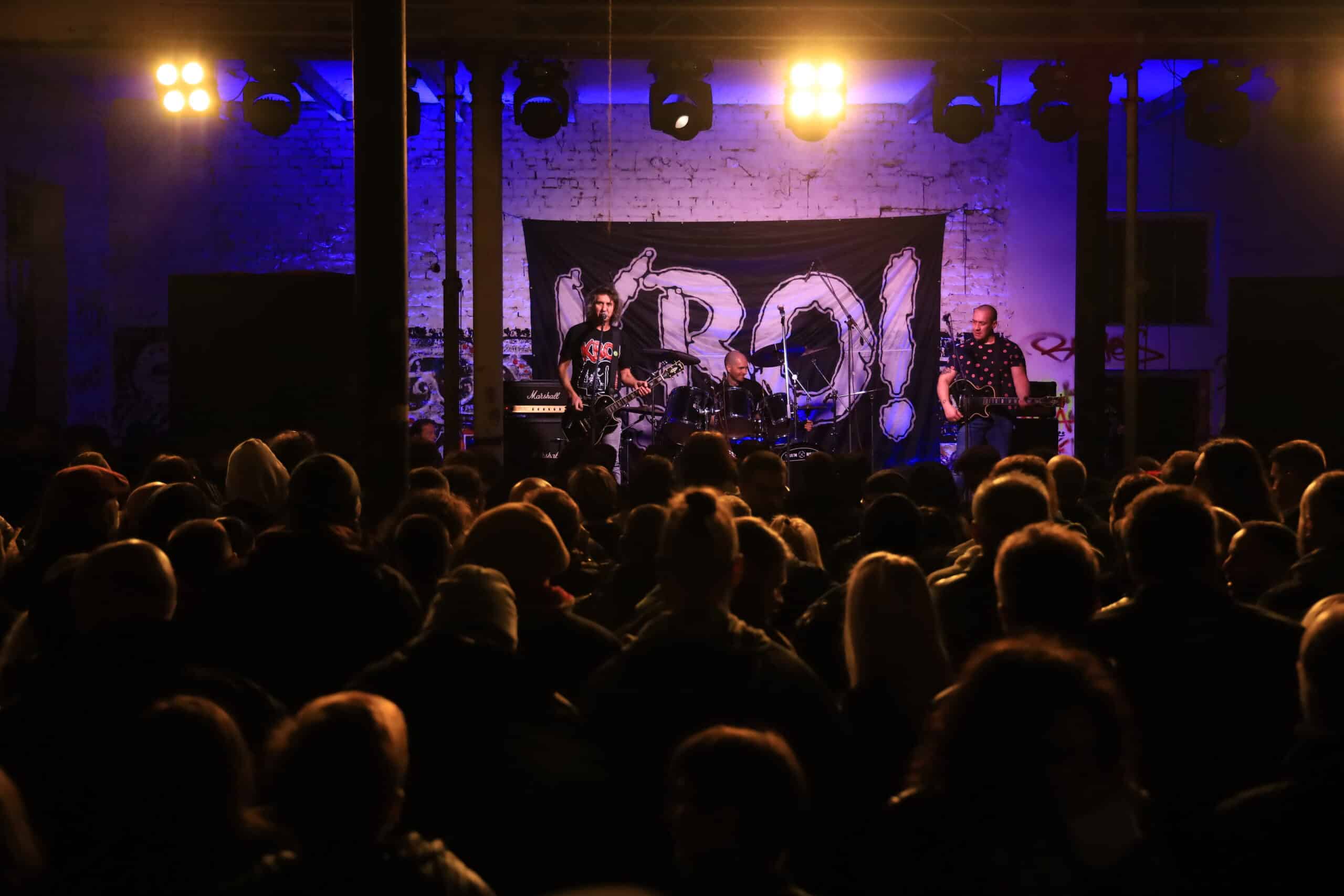 „KBO”! je svedok da pank nije mrtav: Kragujevački bend obeležio 40 godina 2