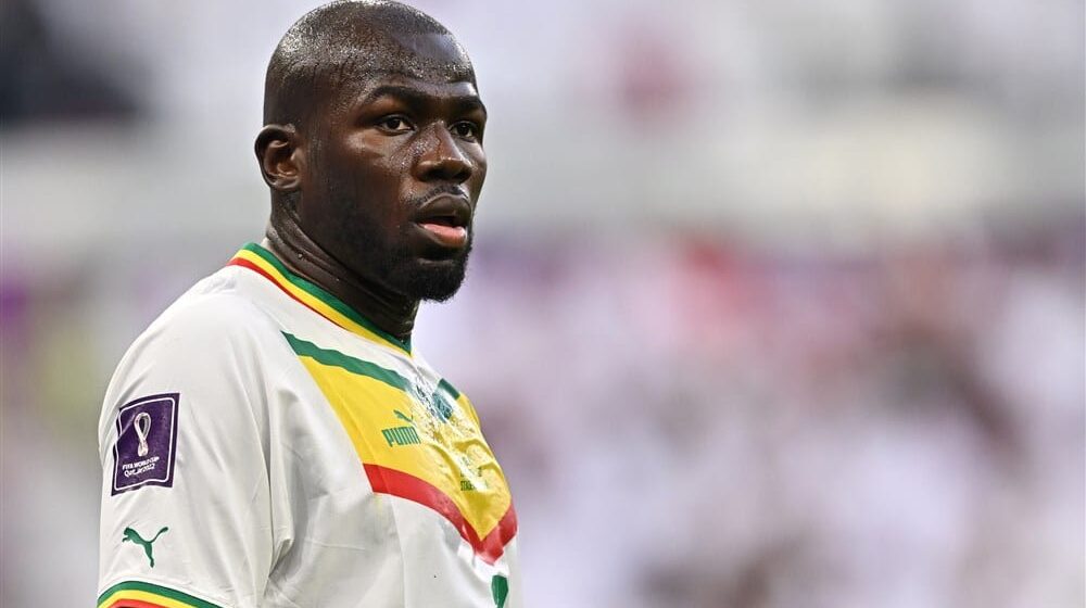 Pravi lavovi nikad ne umiru: Kalidu Kulibali kapitensku traku oblepio brojem "19" u čast jednom od najboljih senegalskih fudbalera ikada 14
