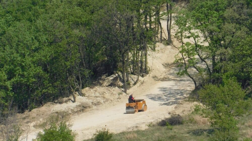 Sud oslobodio odgovornosti suvlasnika Galensa za izgradnju betonskog puta u zaštićenom delu Nacionalnog parka Fruška gora 1