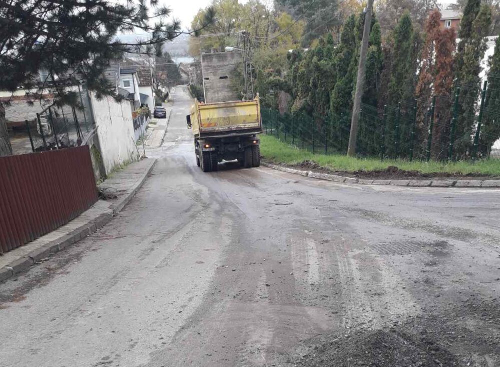 Novosadski putari: Počeli radovi na poslednjoj deonici u Futoškoj ulici, sledeće nedelje normalizacija saobraćaja ka Institutu u Sremskoj Kamenici 3 Novosadski putari: Počeli radovi na poslednjoj deonici u Futoškoj ulici, sledeće nedelje normalizacija saobraćaja ka Institutu u Sremskoj Kamenici 3