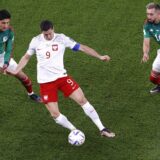 Očoa odbranio penal Levandovskom i sačuvao Meksiko: Remi sa Poljskom po ukusu Argentine 6