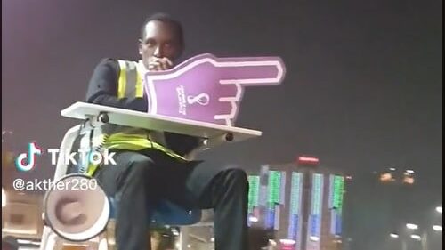 Neobičan posao na Svetskom prvenstvu: Glavni zadatak, vikanje - "metro, metro"(VIDEO) 1