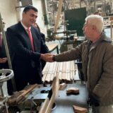 "Bez motivisanih radnika nema ni jake privrede": Ministar privrede Basta u Vranju sa radnicima Jumka i Simpa 23