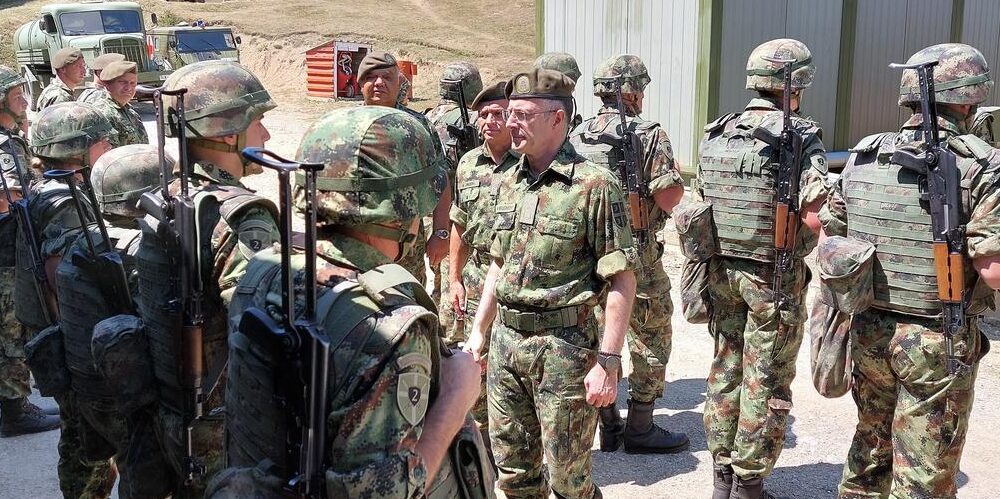 KFOR predao odgovor na zahtev za povratak 1.000 pripadnika Vojske Srbije i policije na KiM 1