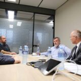 Pretnje ne smeju proći nekažnjeno: Ambasador Misije OEBS i predstavnici Radne grupe za bezbednost novinara posetili Danas 3