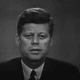 Pre 59 godina ubijen je Džon F. Kenedi, a teorije zavere o atentatu ne jenjavaju: “Meci su ga pogodili u vrat i glavu, pao je prema supruzi" 8