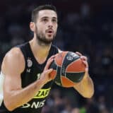 U rosteru samo devet igrača, a Papapetru preskočio trening: Muke Partizana pred meč sa Olimpijakosom 12