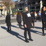 Performansom u Užicu „Ženska groblja“ obeležen Međunarodni dan borbe protiv nasilja nad ženama 15