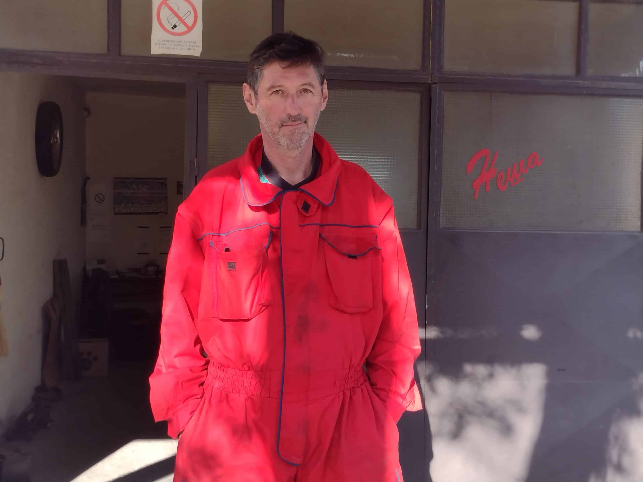 Pešački prelaz koji vodi u drvo, znak koji sprečava ulaz u radnju: Nova saobraćajna signalizacija u kragujevačkom Vašarištu 3