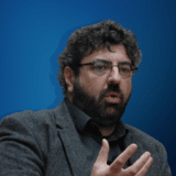 Mika "bode" tamo gde Vučića boli: Ko je Radomir Lazović - poslanik na meti tabloida 2