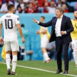 "Nepotrebno izlaženje zadnje linije, neshvatljivi promašaji...": Dragan Stojković frustriran greškama svojih igrača, ni reči o svojoj taktici 8