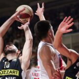 Zvezda pobedila u derbiju, ponovo haos u dvorani 12