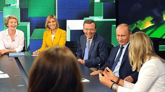 Putin joj rekao da je lepa devojka, ona mu se žalila za rusko državljanstvo: Ko je Jelena Milinčić, rukovodilac Raša Tudej Balkan? 2