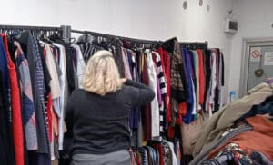Zima je pred vratima, a kriza udarila na svaki džep: Koliko košta zimska garderoba u seknd hendovima u Srbiji 7