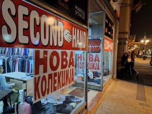 Zima je pred vratima, a kriza udarila na svaki džep: Koliko košta zimska garderoba u seknd hendovima u Srbiji 3
