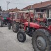 Poljoprivrednici iz Šumadije odustali od dolaska traktorima na sutrašnji protest u Beogradu: Pred Vladu pojedinačno, u automobilima 18
