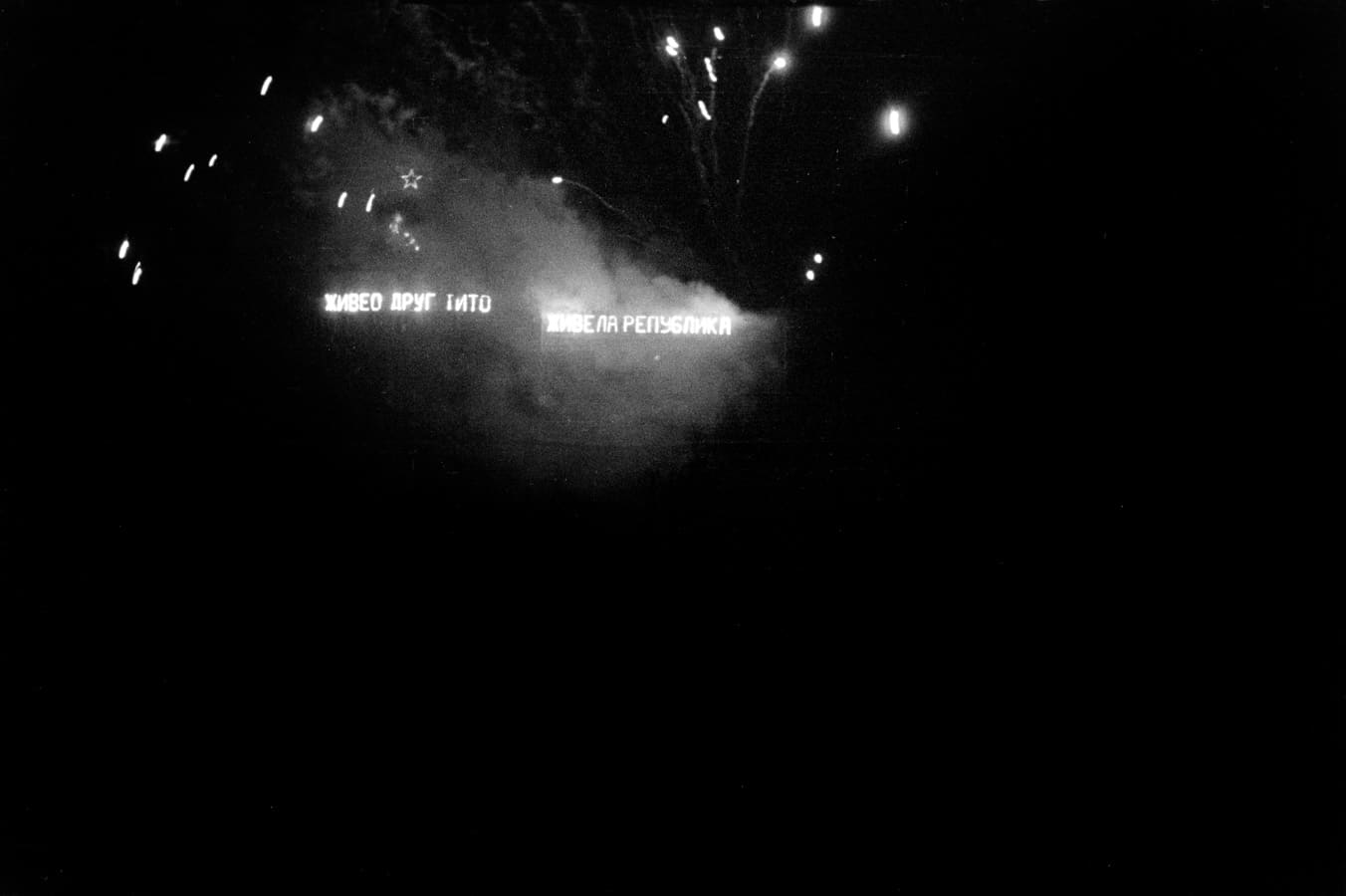 Čak Noris praznika Jugoslavije: Dan koji je Novu godinu bacao u drugi plan 3 Čak Noris praznika Jugoslavije: Dan koji je Novu godinu bacao u drugi plan 3