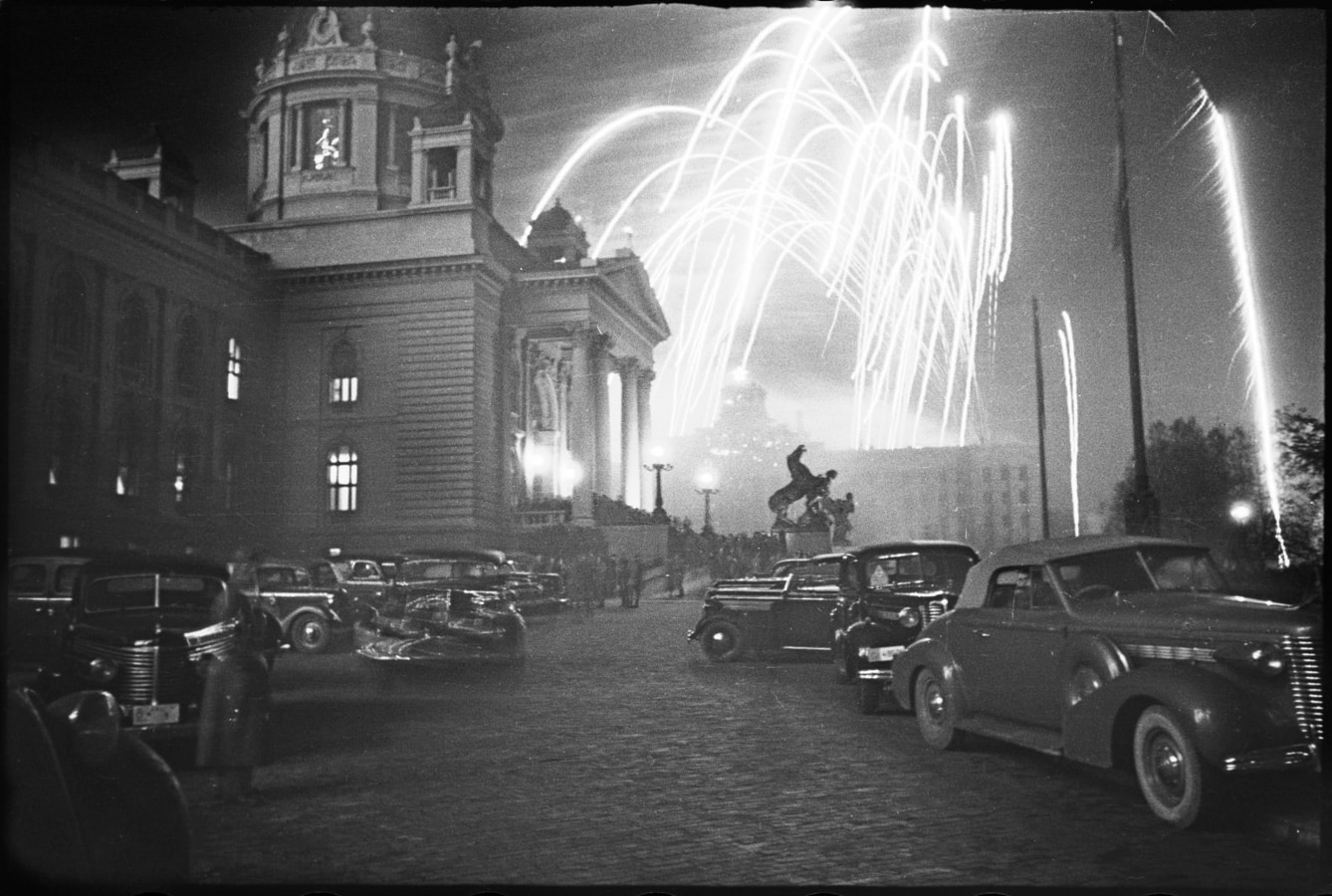 Čak Noris praznika Jugoslavije: Dan koji je Novu godinu bacao u drugi plan 2 Čak Noris praznika Jugoslavije: Dan koji je Novu godinu bacao u drugi plan 2