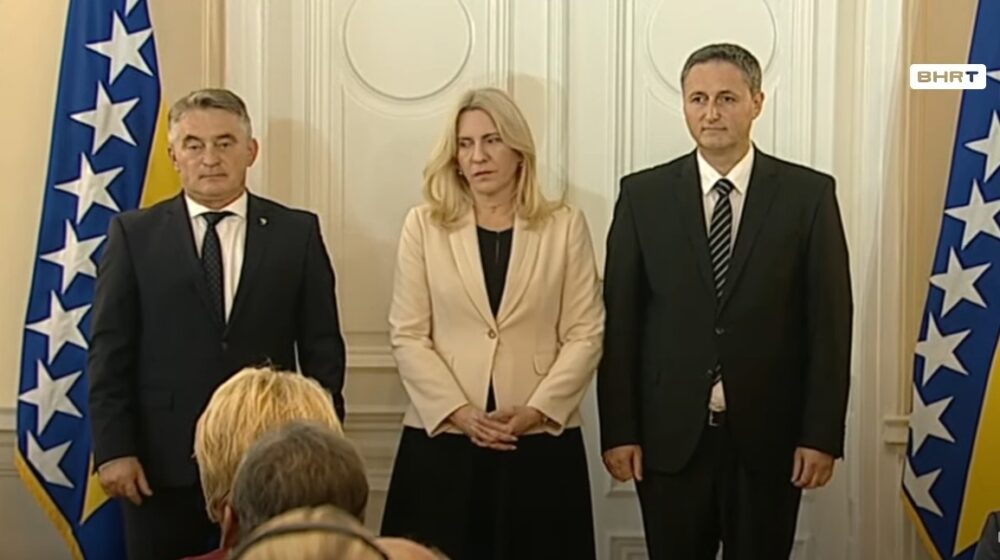 (VIDEO) Novi članovi predsedništva BiH položili zakletvu: Dodik napustio sednicu tokom izlaganja Komšića 1