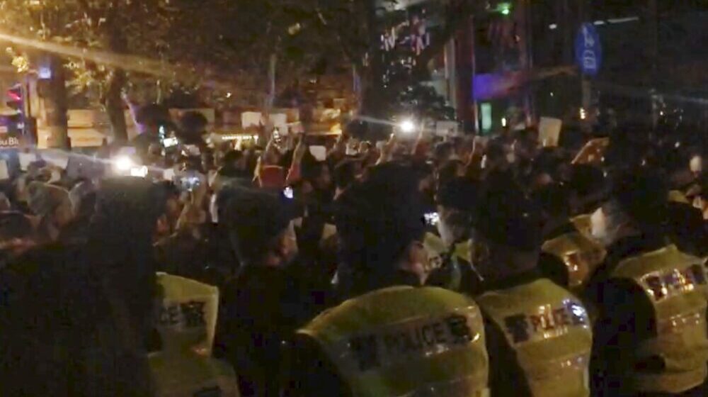 Kina zbog protesta uvela hitnu cenzuru: Građani pokušavaju da probiju "Veliki internet-zid" 1