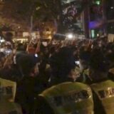 AFP: Dve osobe uhapšene u Šangaju tokom protesta zbog strogih mera protiv kovida-19 5