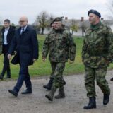 Ministarstvo odbrane: Vučević i Mojsilović obišli dežurnu jedinicu 250. raketne brigade za PVD 7