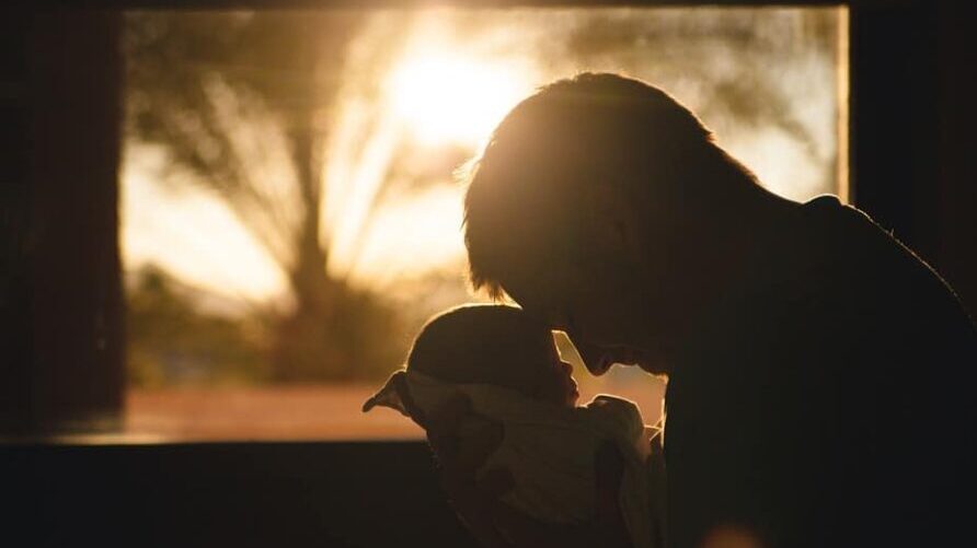 Zašto se novopečenim tatama cepaju majice? 2