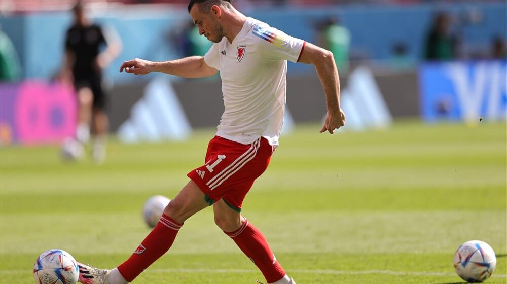 Fudbaleri Velsa izašli na teren sa majicama na kojima su bile dugine boje 1