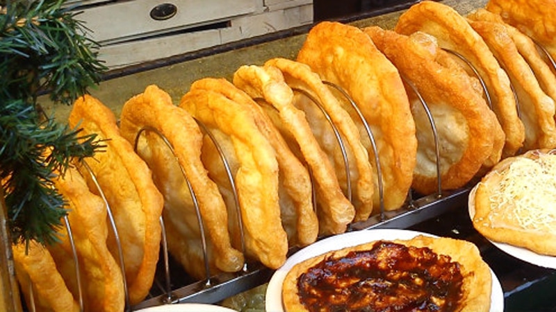 Pecipale, langošice, poderane gaće... Bezbroj naziva, a samo je jedan najbolji recept za lepinje 1