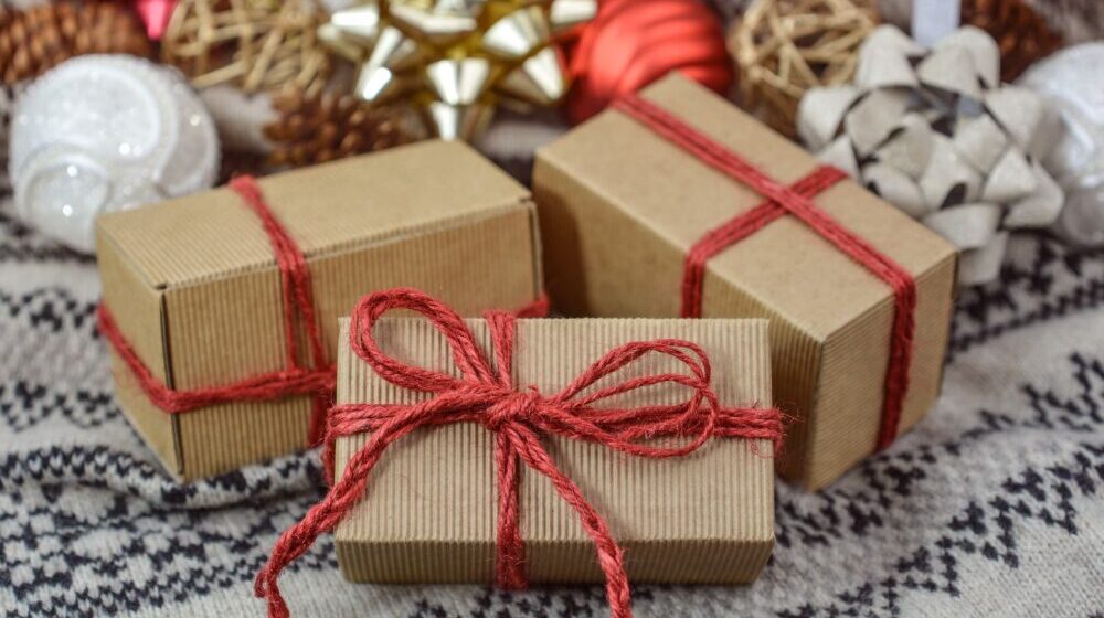 "Da nijedno dete ne dočeka novogodišnje praznike bez poklona": Počela akcija prikupljanja slatkiša 1