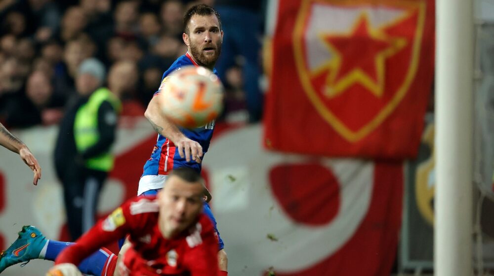 Crvena zvezda iskoristila kiks Partizana: Katai i Kangva matirali Čukarički, za plus 10 u odnosu na večitog rivala 1