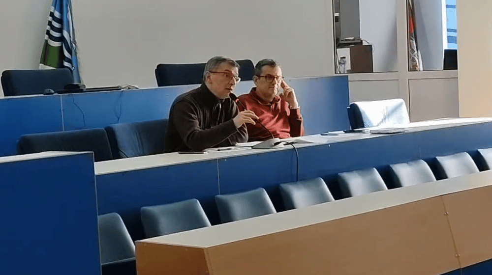 Ćuta predsedava u Loznici, a na sednici u Beogradu i ministarka 1