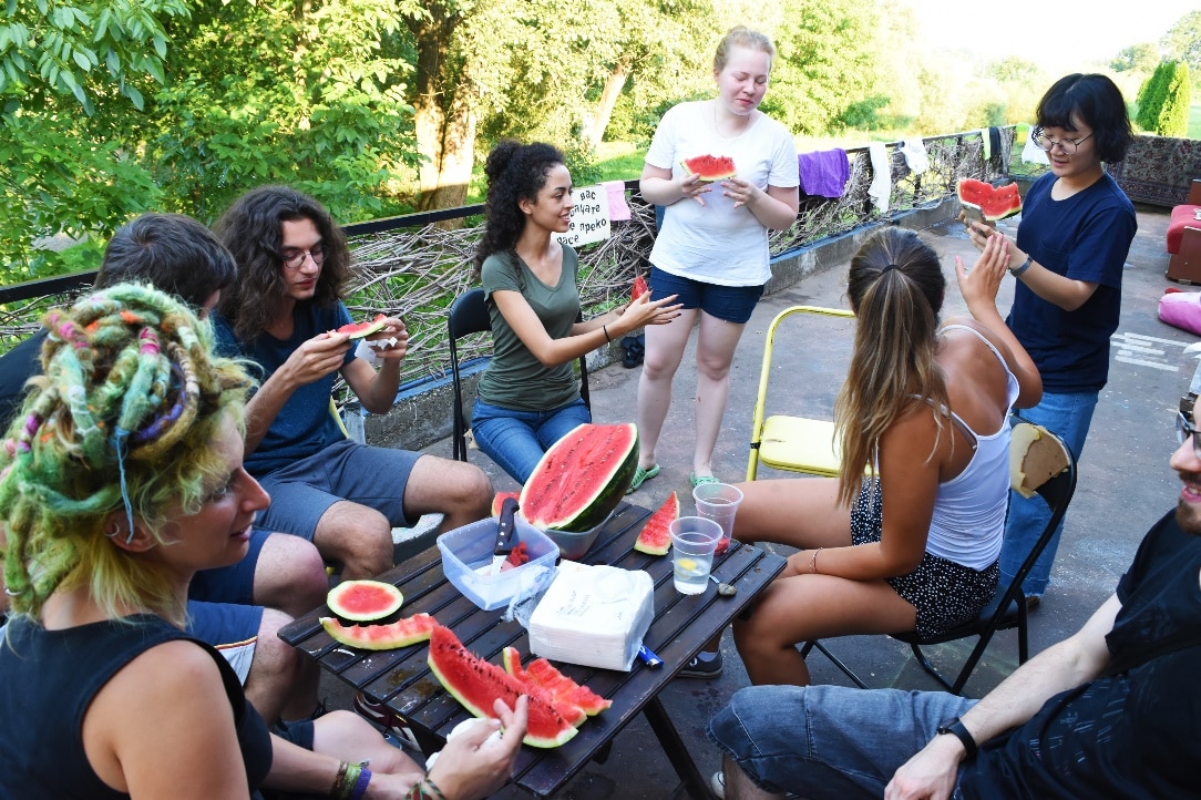 Zgrada Borca, Bela boca, i njen put od ruševine na reci do alternativnog kulturnog centra Gnezdo 3 Zgrada Borca, Bela boca, i njen put od ruševine na reci do alternativnog kulturnog centra Gnezdo 3