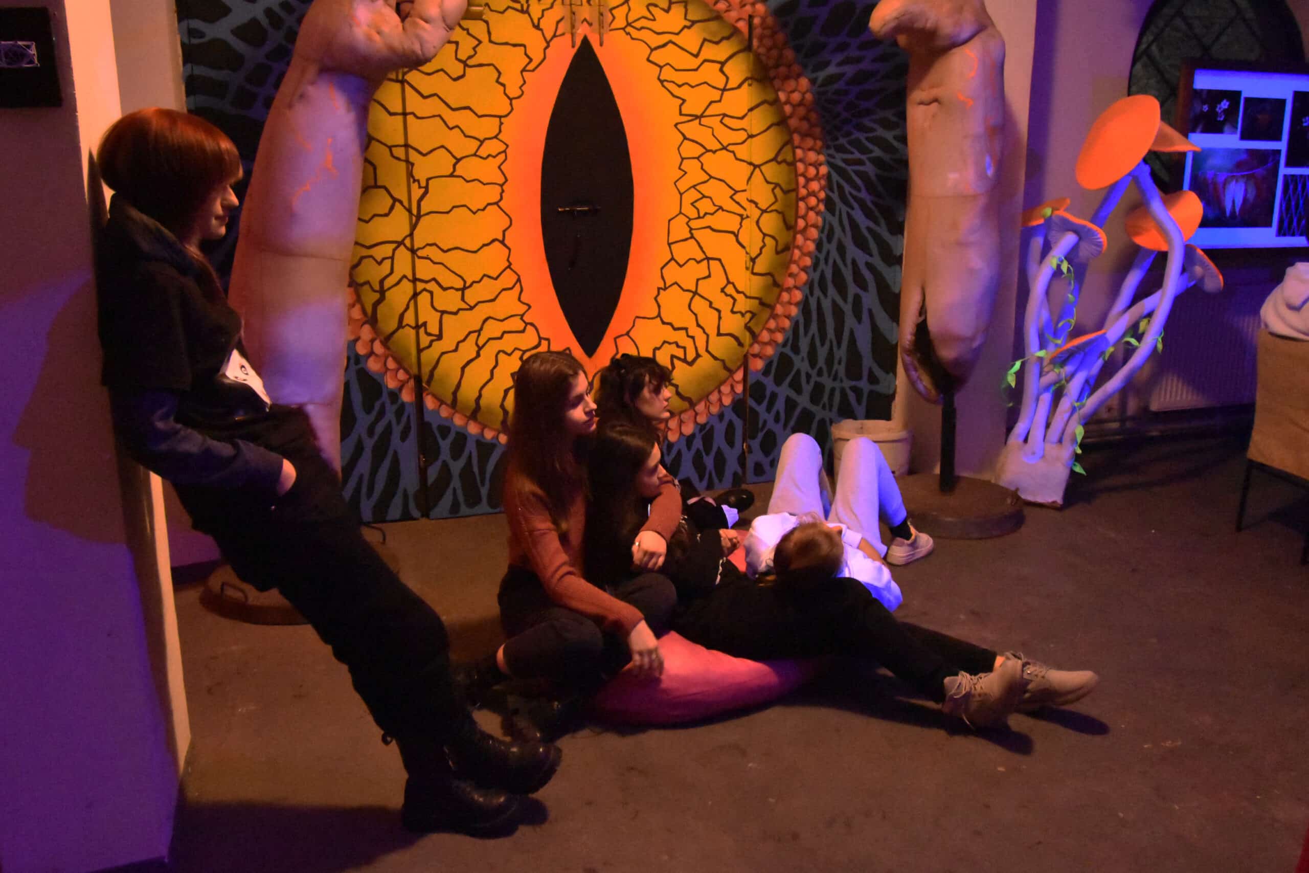 Zgrada Borca, Bela boca, i njen put od ruševine na reci do alternativnog kulturnog centra Gnezdo 4 Zgrada Borca, Bela boca, i njen put od ruševine na reci do alternativnog kulturnog centra Gnezdo 4