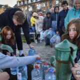Kilometarski redovi za hranu i vodu u Kijevu: Vlasti strahuju da ne dođe do nemira 2