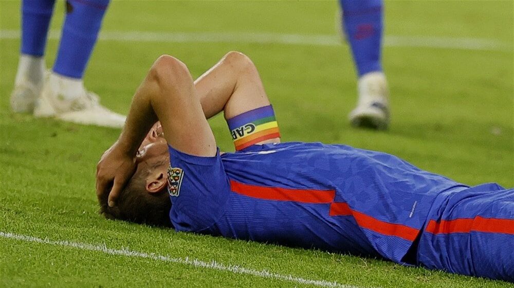 FIFA najavila da će za traku u duginim bojama kapiteni dobijati žuti karton pre početka utakmice 1