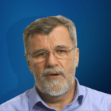 Vlasnik Ordena Legije časti koji je uvek u odbrani novinara: Ko je zapravo Veran Matić, član Stalne radne grupe za bezbednost novinara 2