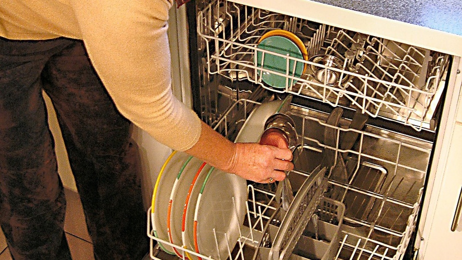 Samo jedan uređaj ima svako domaćinstvo u Srbiji: Mašinu za pranje sudova koristi tek petina 1