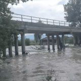 Most koji spaja Mrčajevce i Slatinu oštećen 2020. godine, preko reke moguće samo preko Čačka ili Kraljeva 11