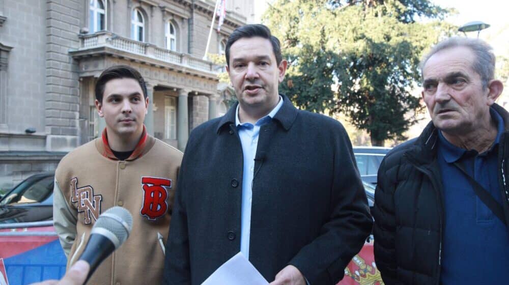 Šarović: Vučić odlikovanjem dvojice srpskih policajaca sa Kosova prekršio zakon o odlikovanjima 1