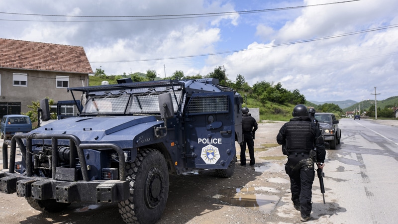 Kosovska policija odredila pritvor petorici ljudi koji se sumnjiče da su u uniformama ISIS-a podstrekivali terorizam 1
