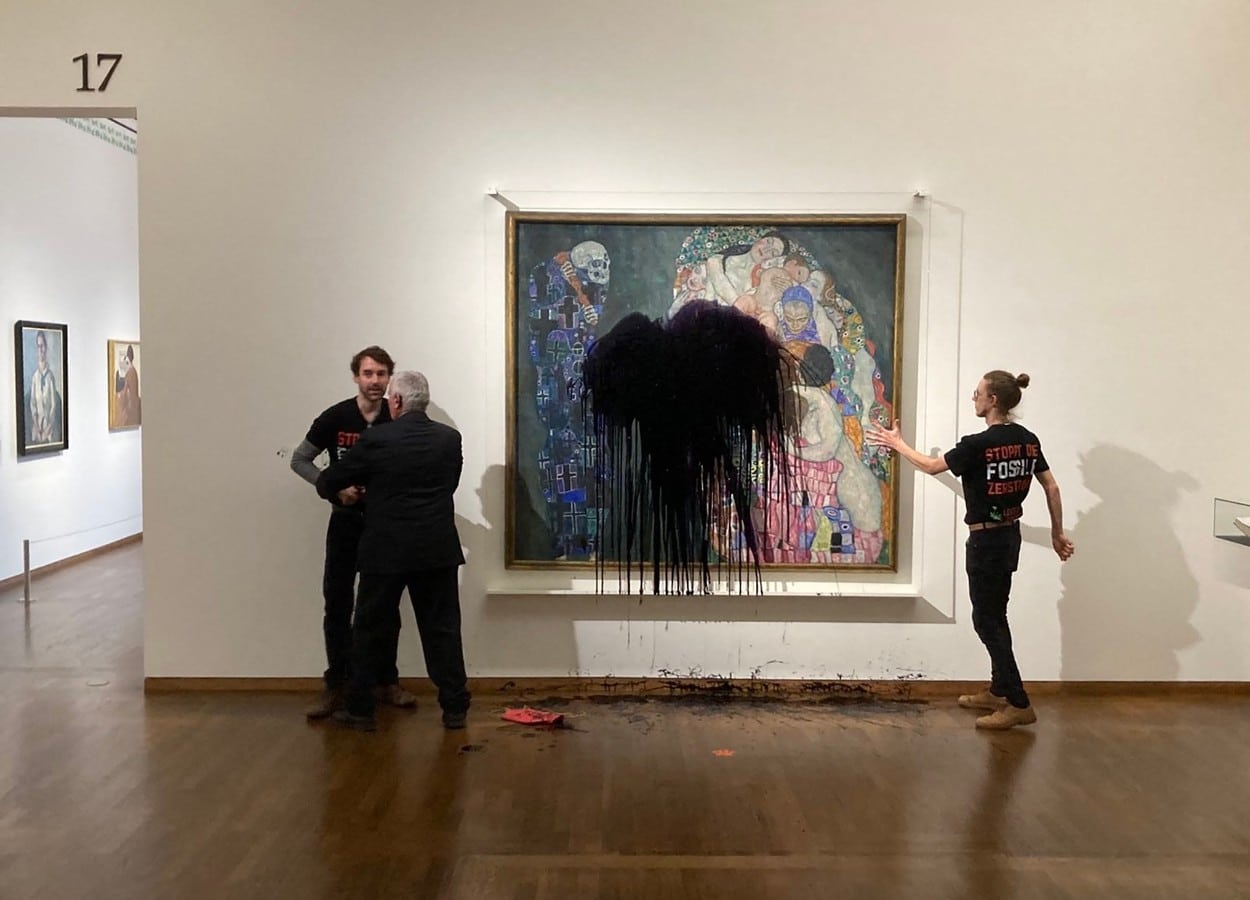 Aktivisti bacili crnu tečnost na sliku Gustava Klimta: Austrijski muzej strahuje da je slika oštećena 2