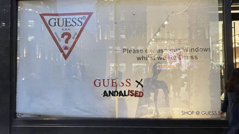 Benksi optužio kompaniju „Guess" da se služi njegovim delom i pozvao na krađu garderobe 1
