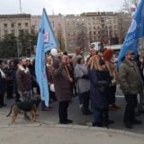 "Sve ste nam uzeli, dostojanstvo ne damo": Prosvetari predali zahteve posle protesta zbog nasilja nad nastavnicima 1