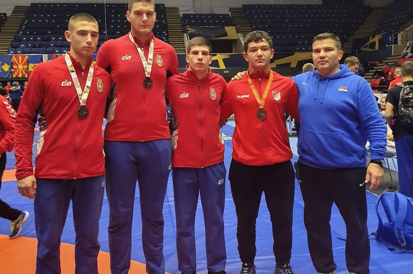 Tri medalje za mlade zrenjaninske rvače na Balkanijadi 1